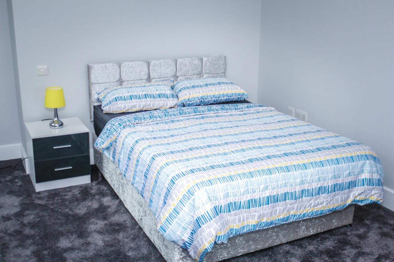 Camden Guest House Double Bedroom With Super Large King Bed London Exterior photo